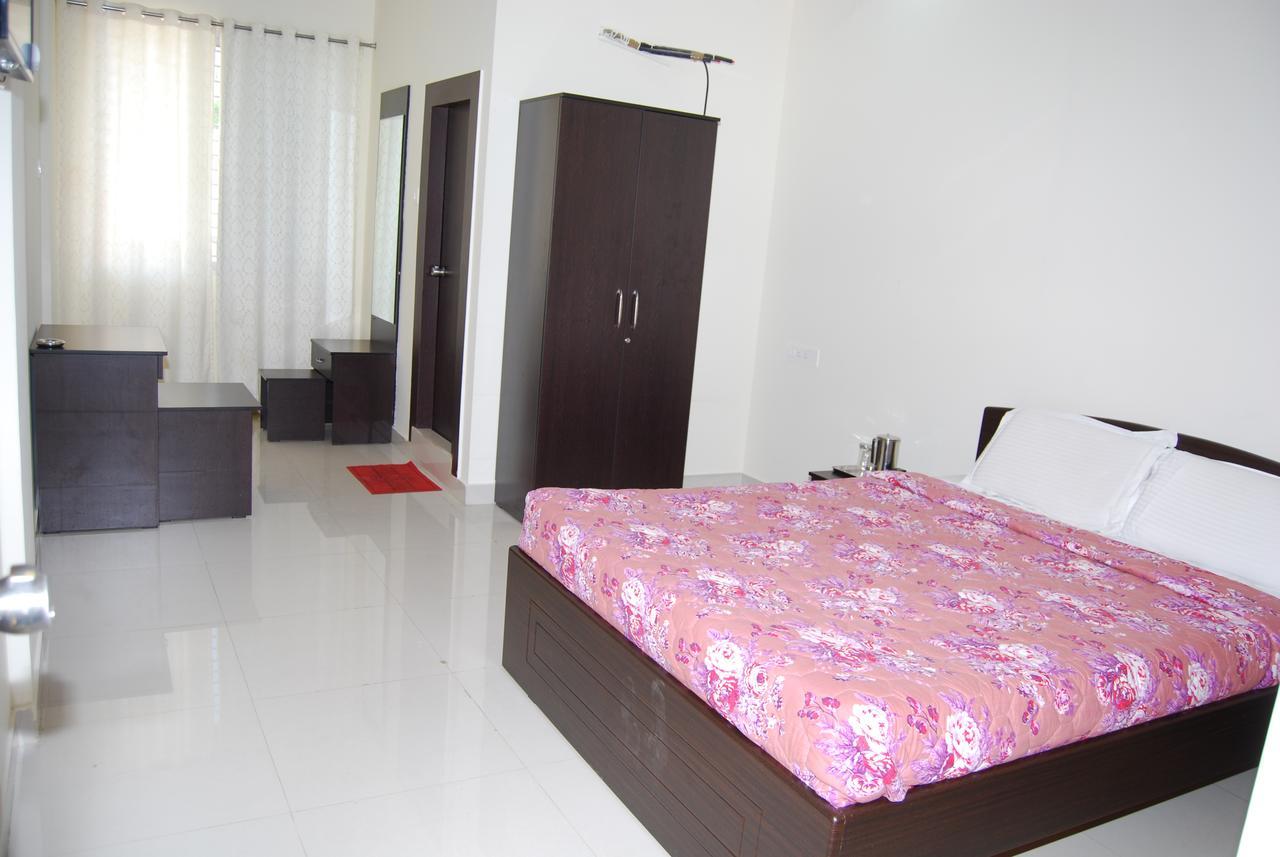 Pratham Residency Hotel Maiçor Exterior foto