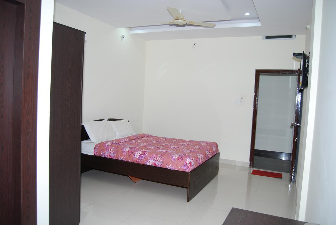 Pratham Residency Hotel Maiçor Exterior foto