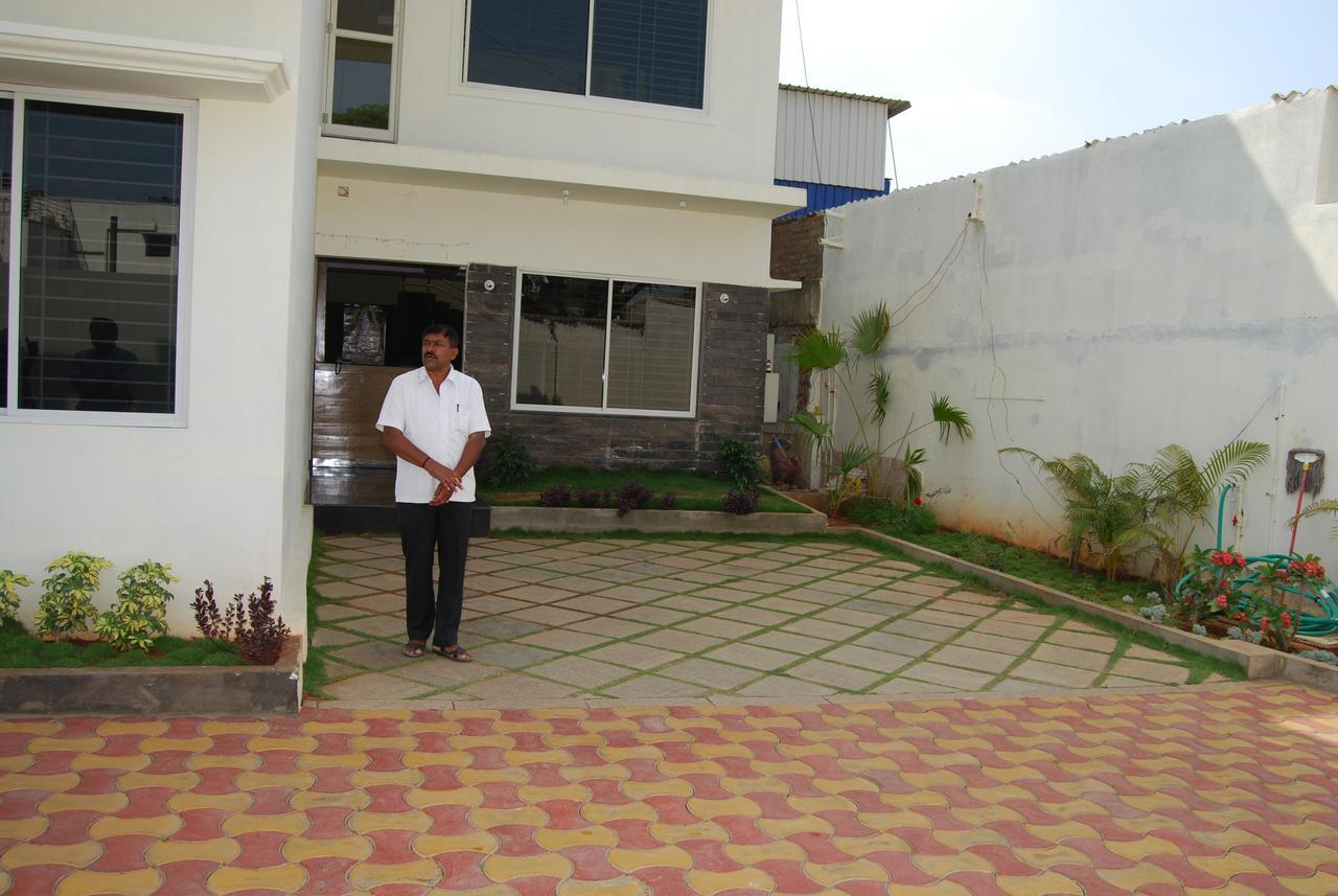 Pratham Residency Hotel Maiçor Exterior foto