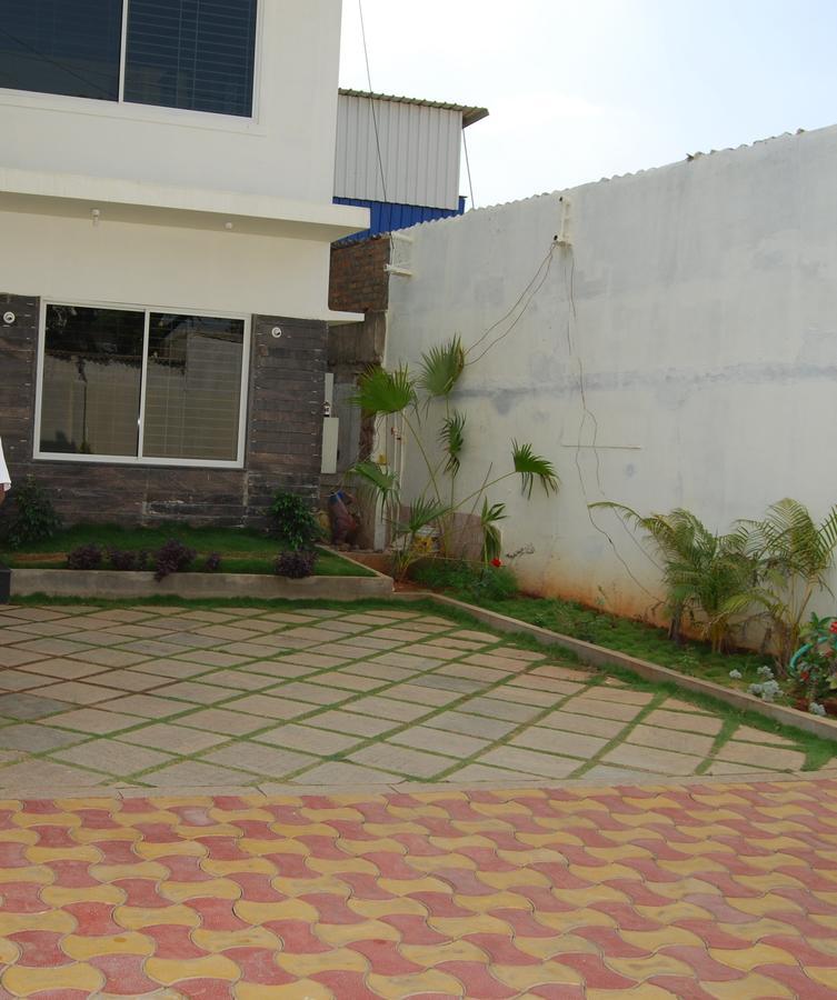 Pratham Residency Hotel Maiçor Exterior foto
