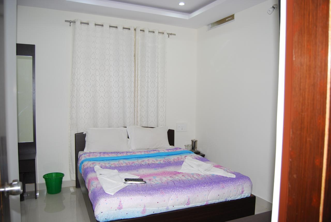 Pratham Residency Hotel Maiçor Exterior foto
